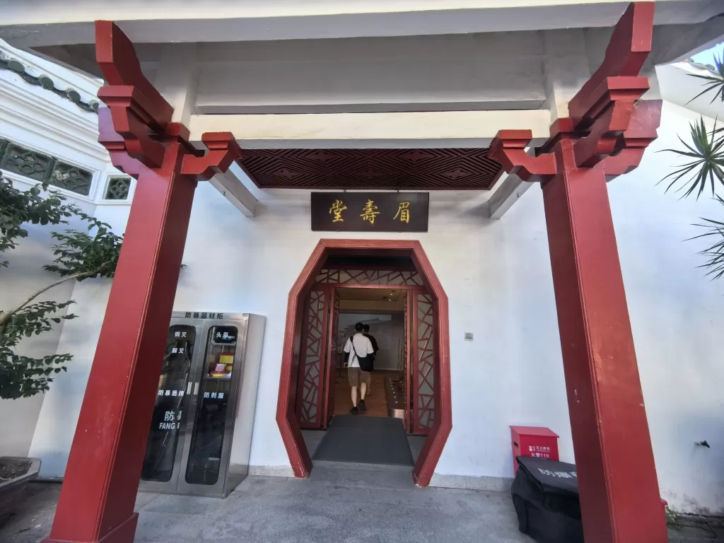 调查｜一尊疑似失窃铜佛，究竟如何转手到观复博物馆的？