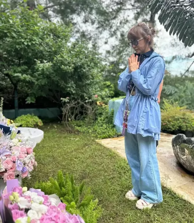 李思林悼念李玟去世三周年：二姐会拼尽全力守好这个家