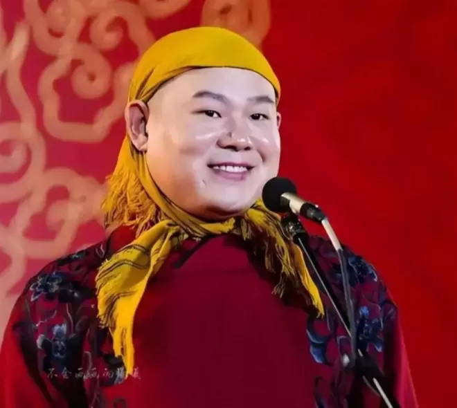 身家过亿的岳云鹏,为五个姐姐买房,为何不帮无业的弟弟