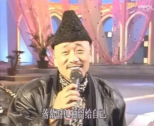他对李瑞环说：我不英俊，你也漂亮不到哪里去