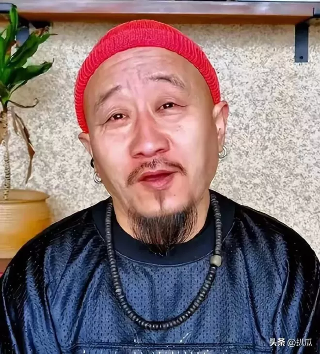 李保田晚年现状曝光，住处杂乱喝10元桶水
