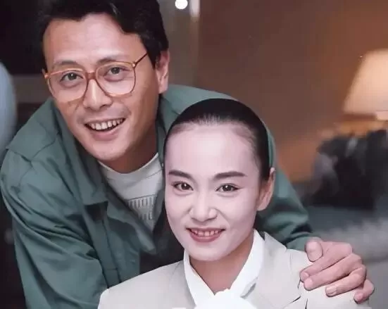 66岁演员刘雪华：感谢继子继女，圆了我被刘德凯毁掉的“母亲梦”