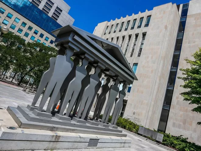 离谱! 安省男子性侵12岁亲妹仅判居家监禁! 法官: 坐牢太残忍!