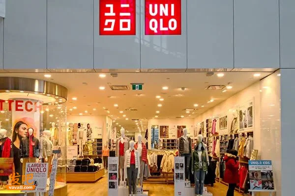 中国网红去优衣库“脱光试穿”:影片传到日本被骂上热搜