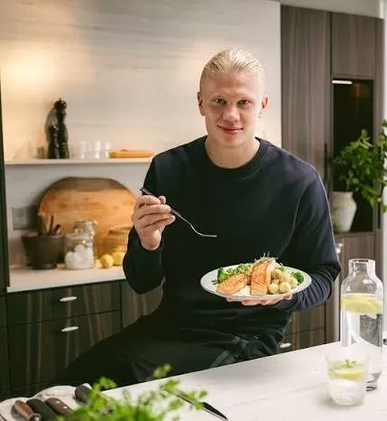 哈兰德食谱走红 普通人能照搬吗？