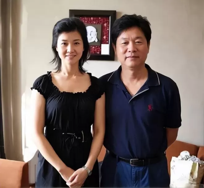 宋祖英与丈夫约定结婚不生育,39岁却生下儿子,今59岁身材如少女