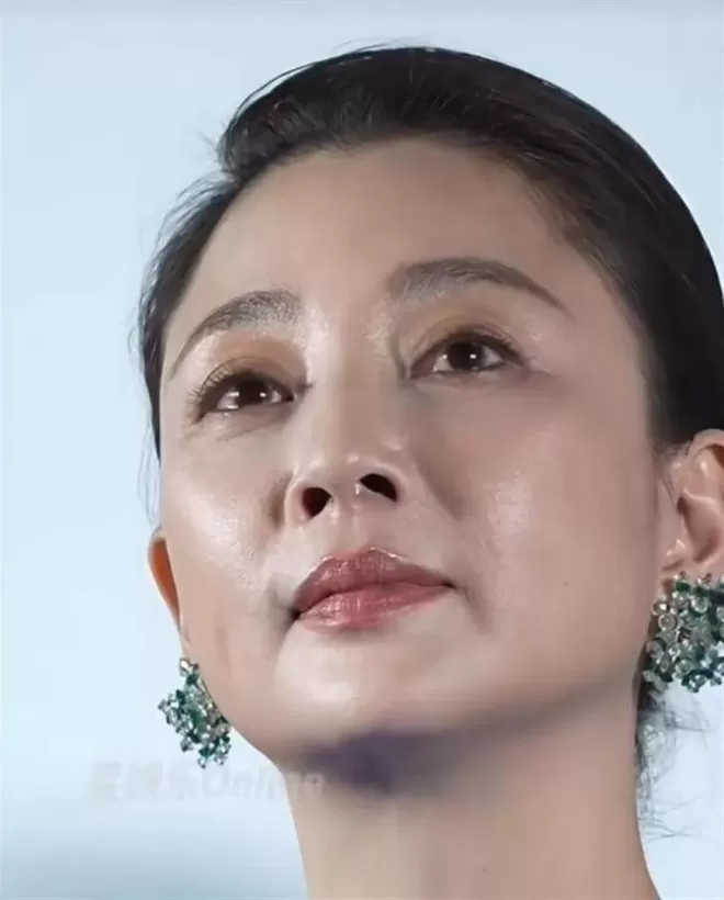 46岁殷桃上花少,前夫入狱10年,她闪离躲劫如今身家10亿