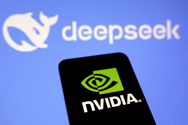 路透：DeepSeek正自研AI晶片 降低对外部供应商依赖
