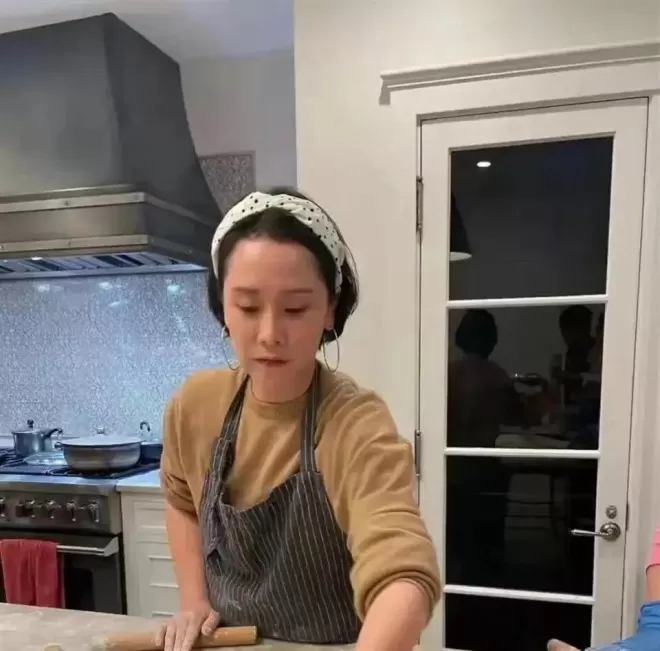 海清现状：住北京豪宅，和银行高管老公结婚23年