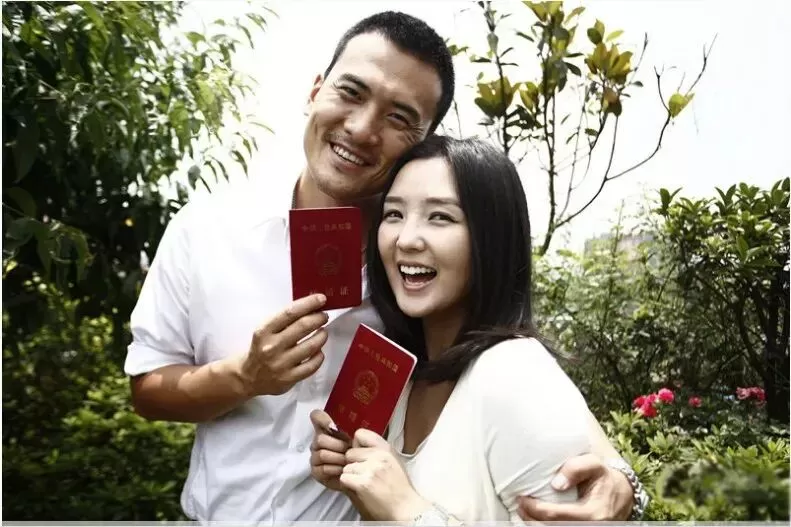 李小璐：塌房10年，终于后悔了
