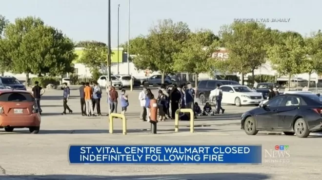 加拿大Walmart店内突发大火！火焰直冲天花板，顾客员工紧急疏散