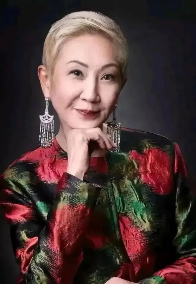 徐克回应前妻施南生病况：给她一点时间，需要安静休养