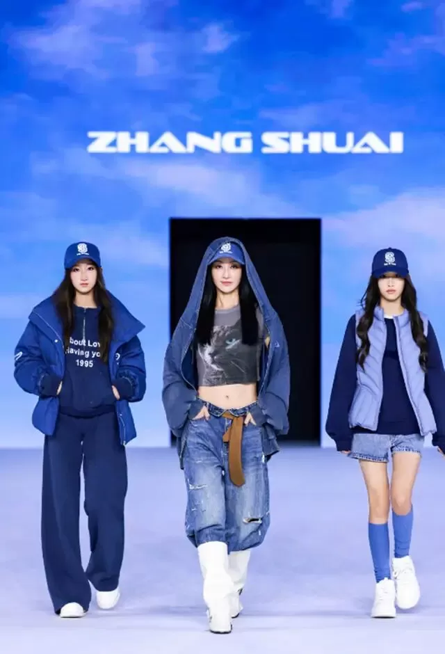 赵子琪小女儿秀场2次晕倒，一旁亲姐被指太冷漠
