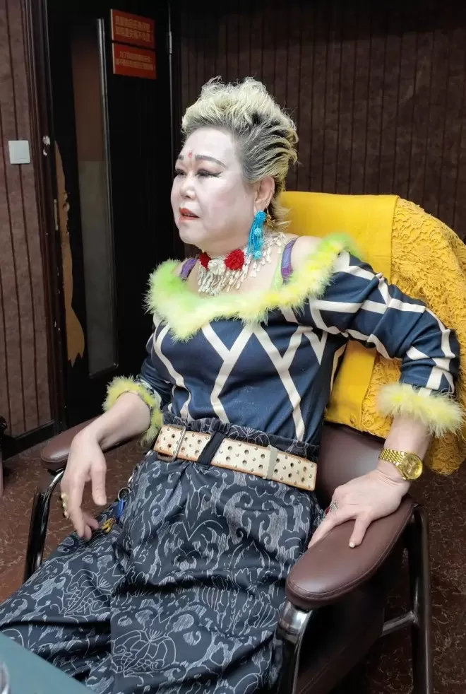 廉价舞厅里，老年人的爱与欲