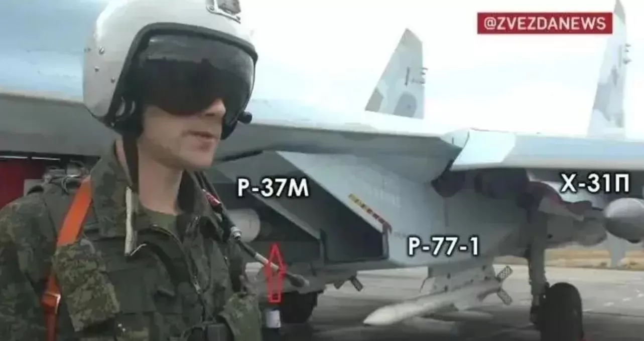 一架F-16引蛇出洞，两架F-16埋伏半路，苏35最终死于爱国者之手