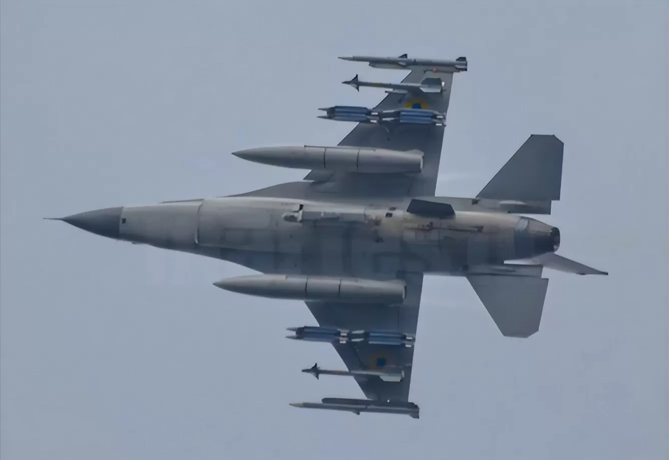 一架F-16引蛇出洞，两架F-16埋伏半路，苏35最终死于爱国者之手
