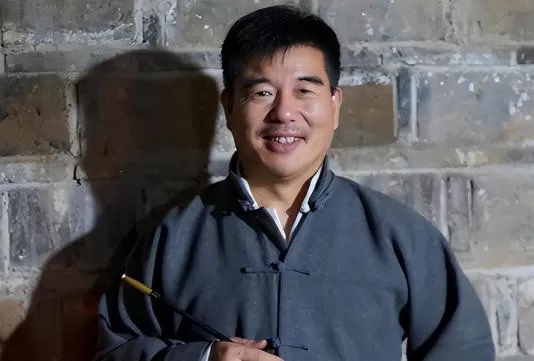 娶小27岁央视才女 快60岁才当爹 如今他衰老明显
