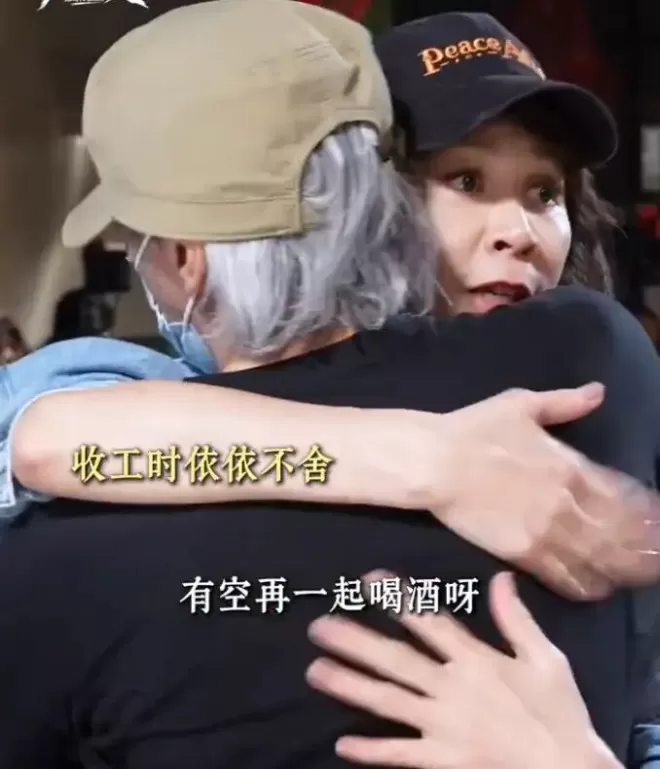 周星驰与刘嘉玲拍亲密合照：这照片别往外传喔