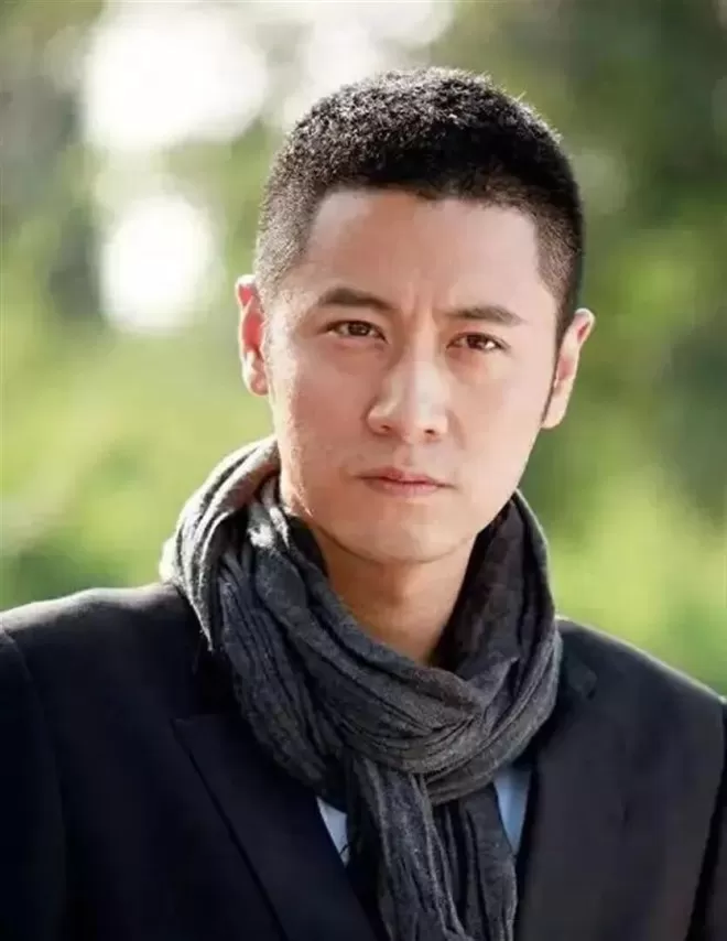 迎娶内娱第一女海王，老实人任重当接盘侠