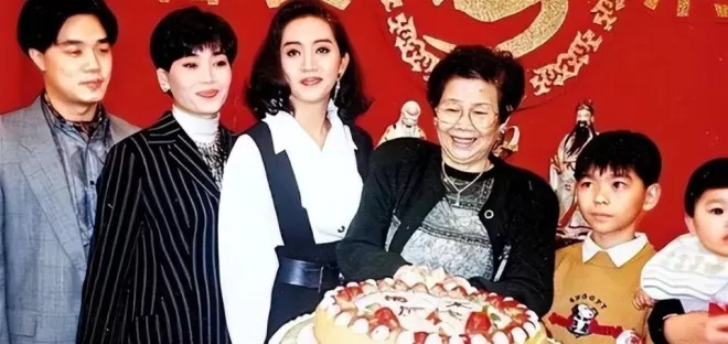 梅艳芳母亲100岁大寿,四个孩子离世仨,如今过的比谁都潇洒