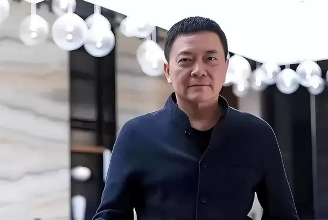 他曾与刘涛同床共枕4年，如今年过六旬依旧未娶