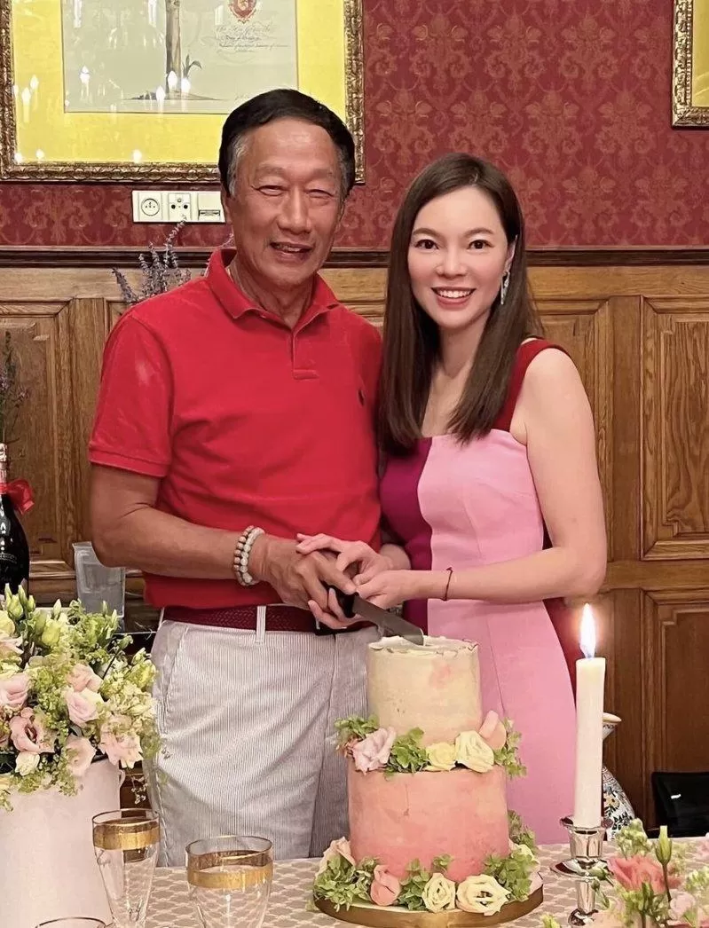 郭台铭密会女球友 老婆曾馨莹发声：有些委屈无法解释