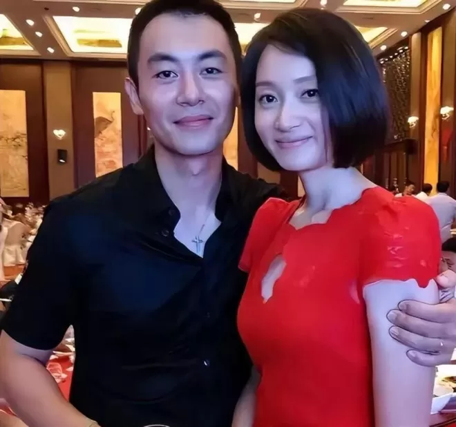 她苦恋朱亚文整整9年,却只能看他迎娶陈思诚的前女友