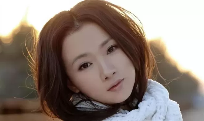 她苦恋朱亚文整整9年,却只能看他迎娶陈思诚的前女友