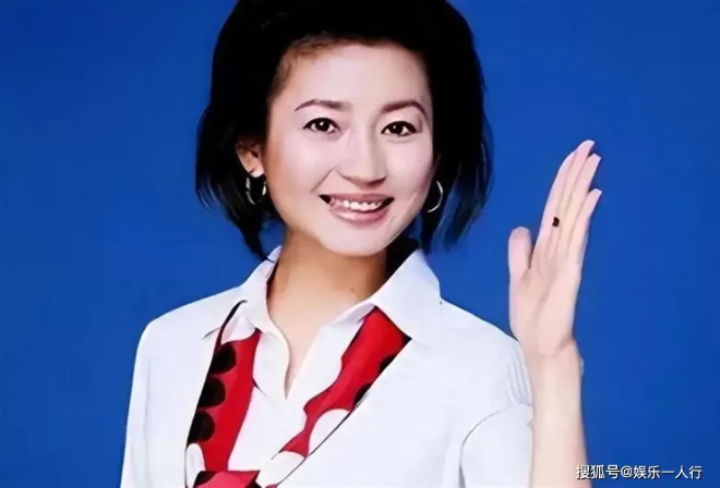 54岁王小丫罕见露面！淡出央视10年，和第二任丈夫在泉州低调丁克