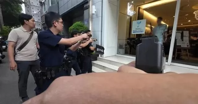 台湾一教授连砍20刀残杀连襟，警方开4枪压制
