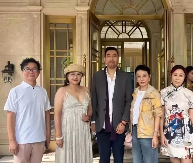 80年代家喻户晓女演员,嫁军委副主席儿子,离婚后混得咋样?
