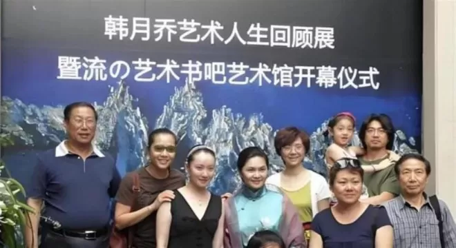 80年代家喻户晓女演员,嫁军委副主席儿子,离婚后混得咋样?