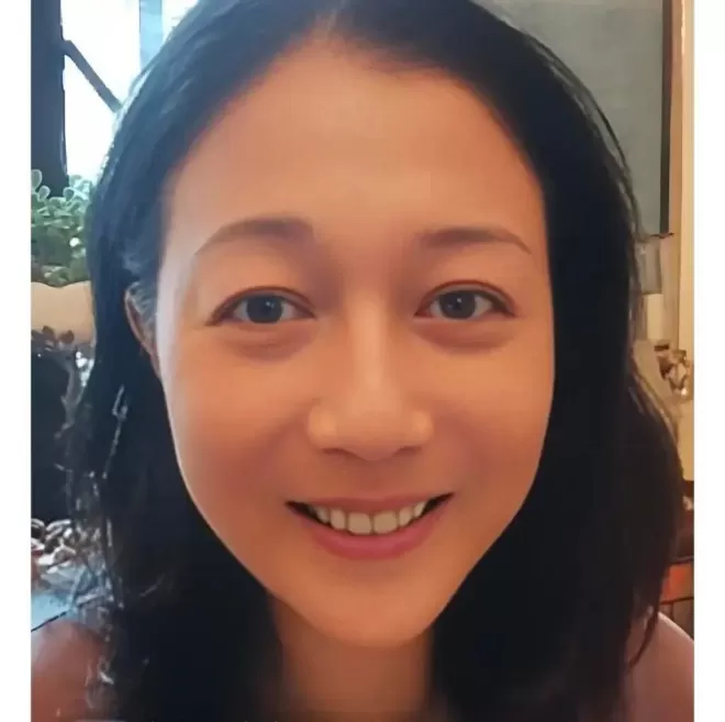 吴绮莉直播罕谈成龙，否认曾被要求做亲子鉴定