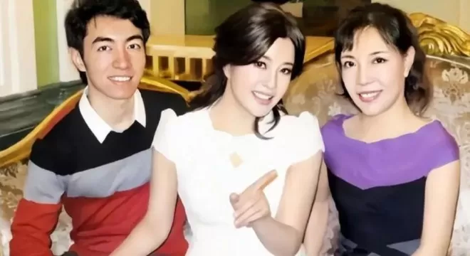 75岁刘晓庆拒绝无性婚姻，道出4婚3离真相