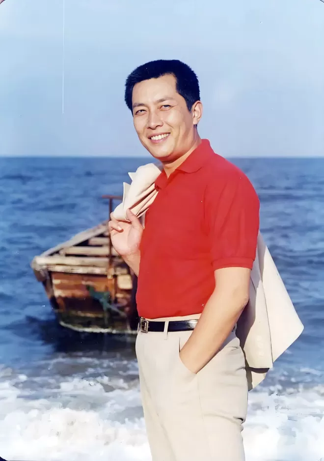 她是唐国强的女儿，在亲情围剿中长大.....