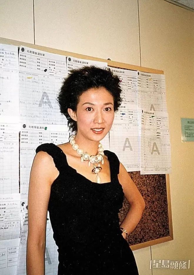 吴绮莉直播罕谈成龙，否认曾被要求做亲子鉴定