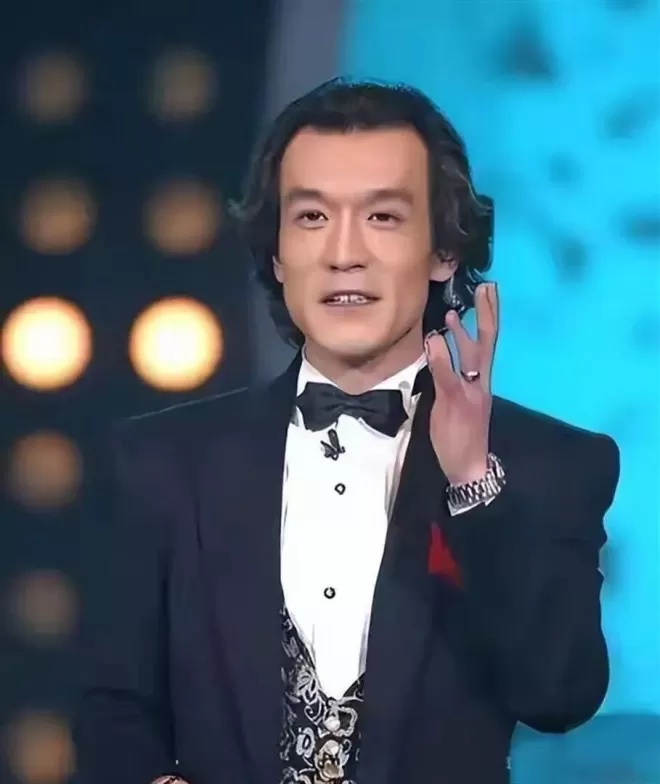 哈文道破李咏葬在美国的原因,不是不爱国,是回不来