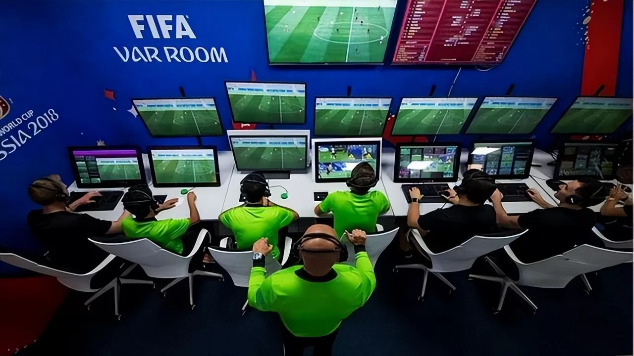 中国不办世界杯是明智的！FIFA拿走大头，承办国全在赔本赚吆喝！