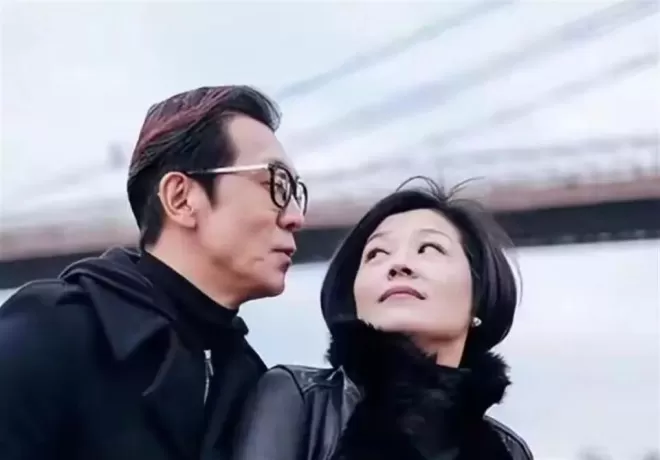 哈文道破李咏葬在美国的原因,不是不爱国,是回不来