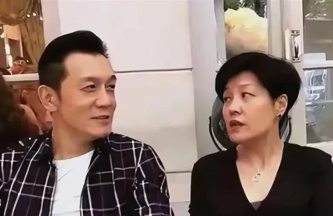 哈文道破李咏葬在美国的原因,不是不爱国,是回不来