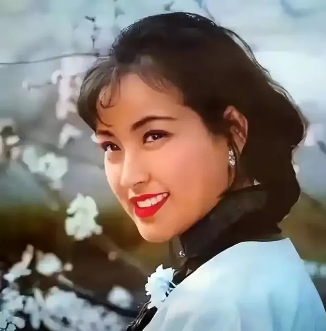 75岁刘晓庆拒绝无性婚姻，道出4婚3离真相