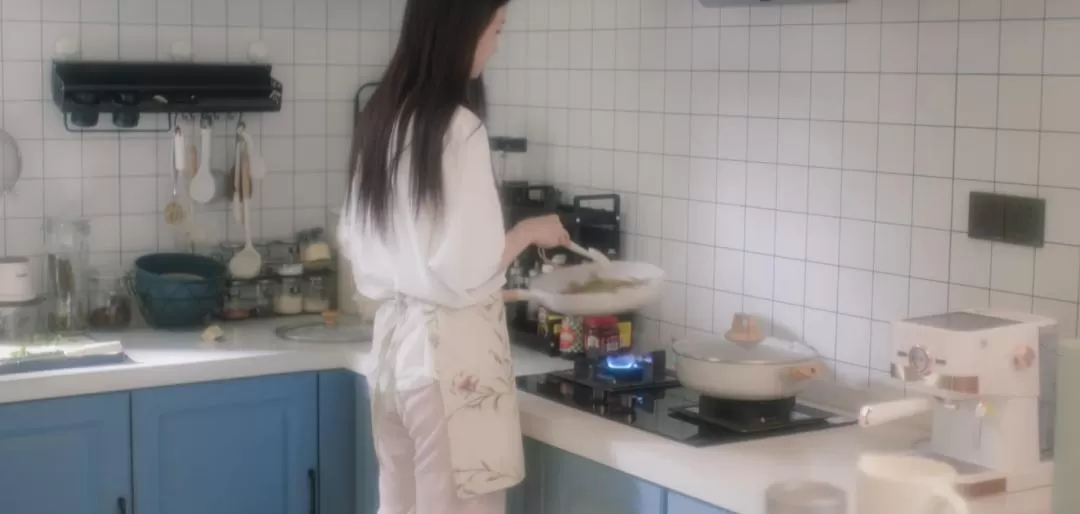 遭遇“留学断供”后，她在洛杉矶上门做饭年入80万