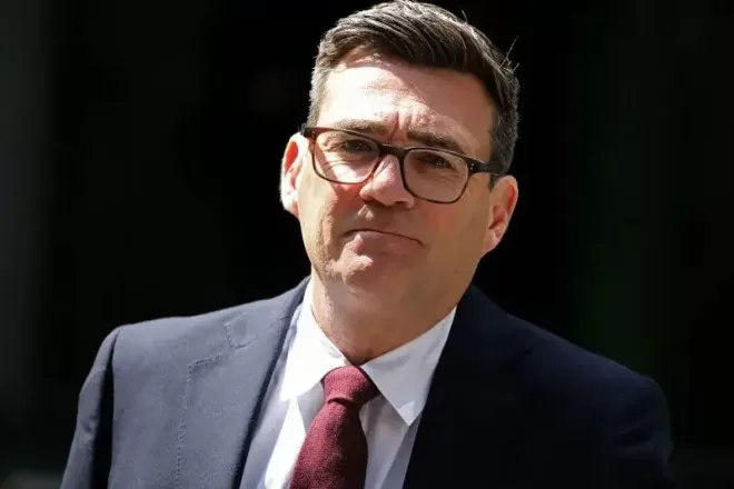“北境之王”伯纳姆将出任英国首相.....