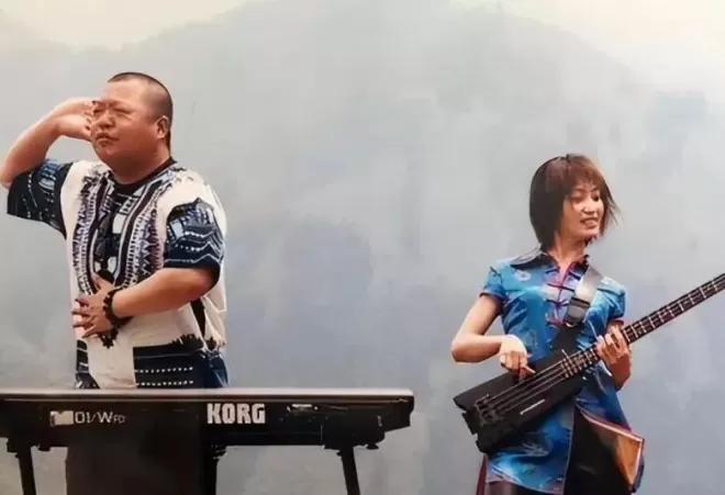 六登春晚爆红，与恩师同居怀孕惨遭流产