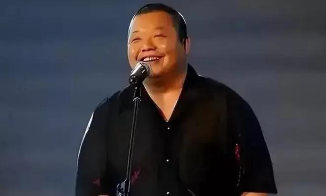 六登春晚爆红，与恩师同居怀孕惨遭流产