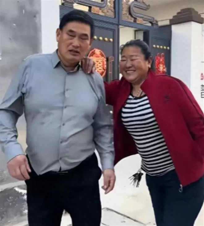 难怪与妻子多年分居,大衣哥不再隐瞒 自曝私生活
