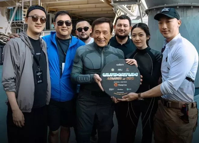 成龙新动作电影《飞鹰计划4》开机，72岁仍是一线打星