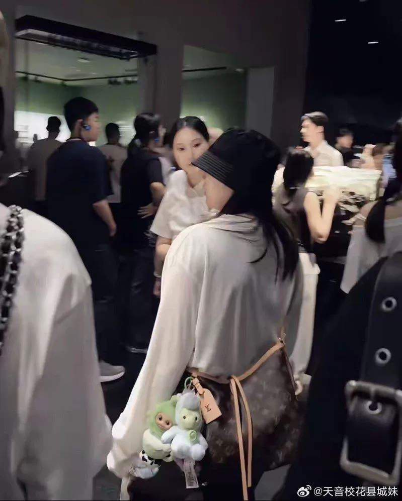 全红婵现身成都追星 目测暴瘦14斤 一身4万行头掀舌战