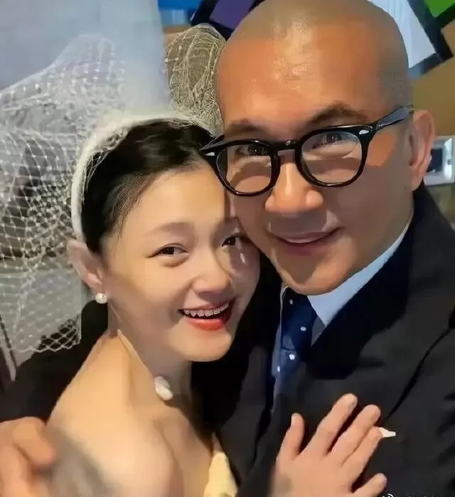 具俊晔跟S家人聚餐，打破争遗产反目传闻，小S说姐夫眼里有光了