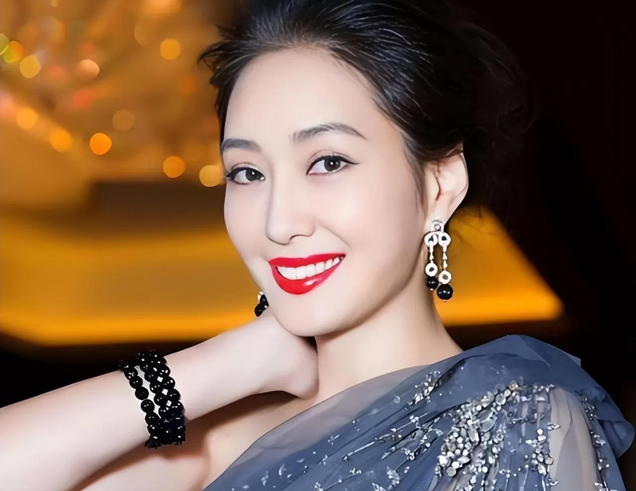 孟广美被外籍男友骗光身家 经释永信“开光改运”嫁豪门?